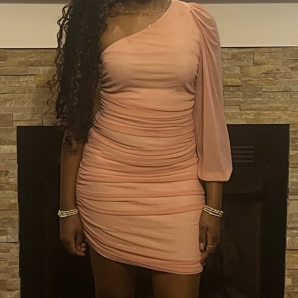 Elegant One-Shoulder Pink Dress